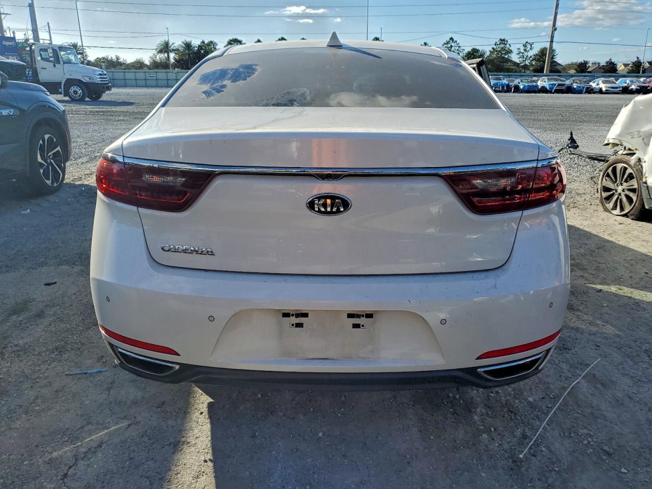 2019 KIA CADENZA PREMIUM photo 16