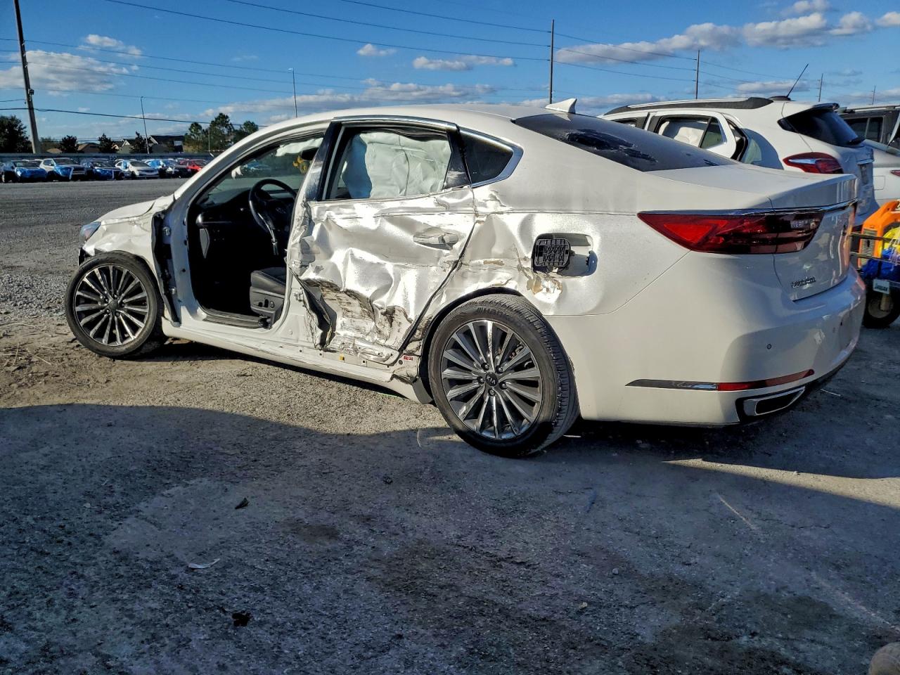 2019 KIA CADENZA PREMIUM photo 4