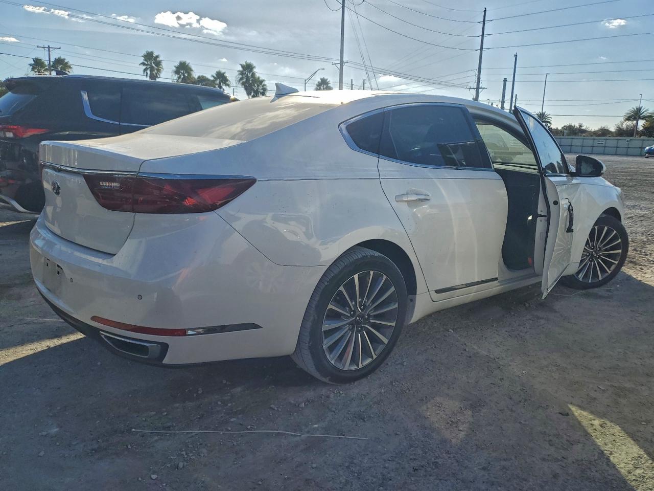 2019 KIA CADENZA PREMIUM photo 7