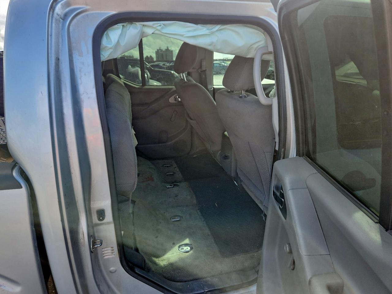 2017 NISSAN FRONTIER S photo 10