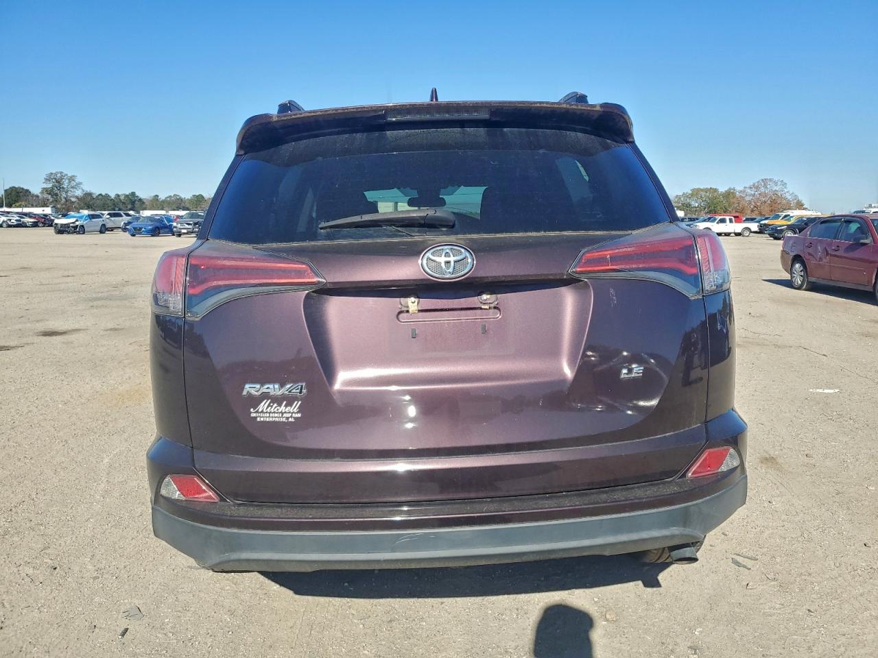 2018 TOYOTA RAV4 LE photo 11