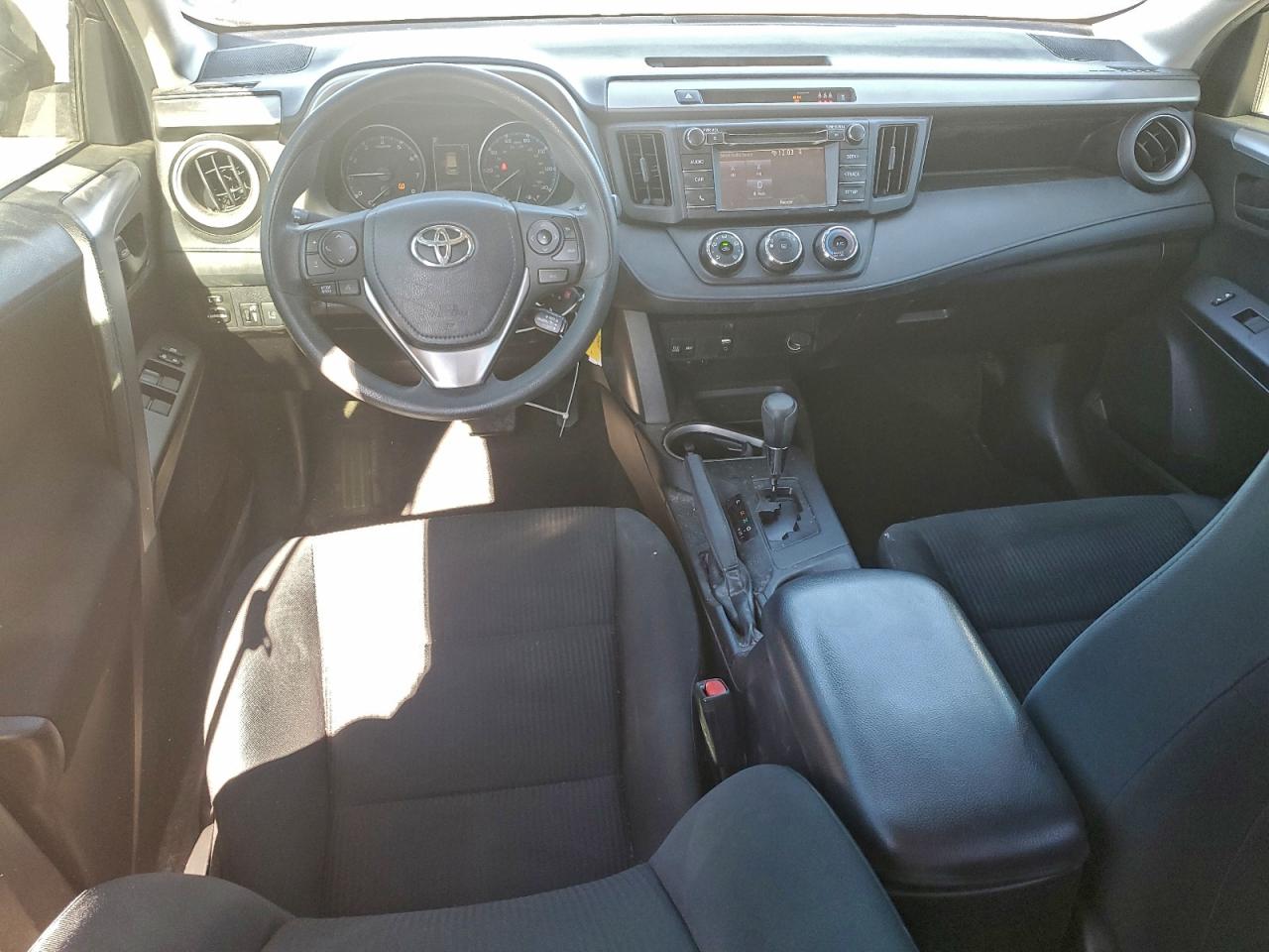 2018 TOYOTA RAV4 LE photo 15