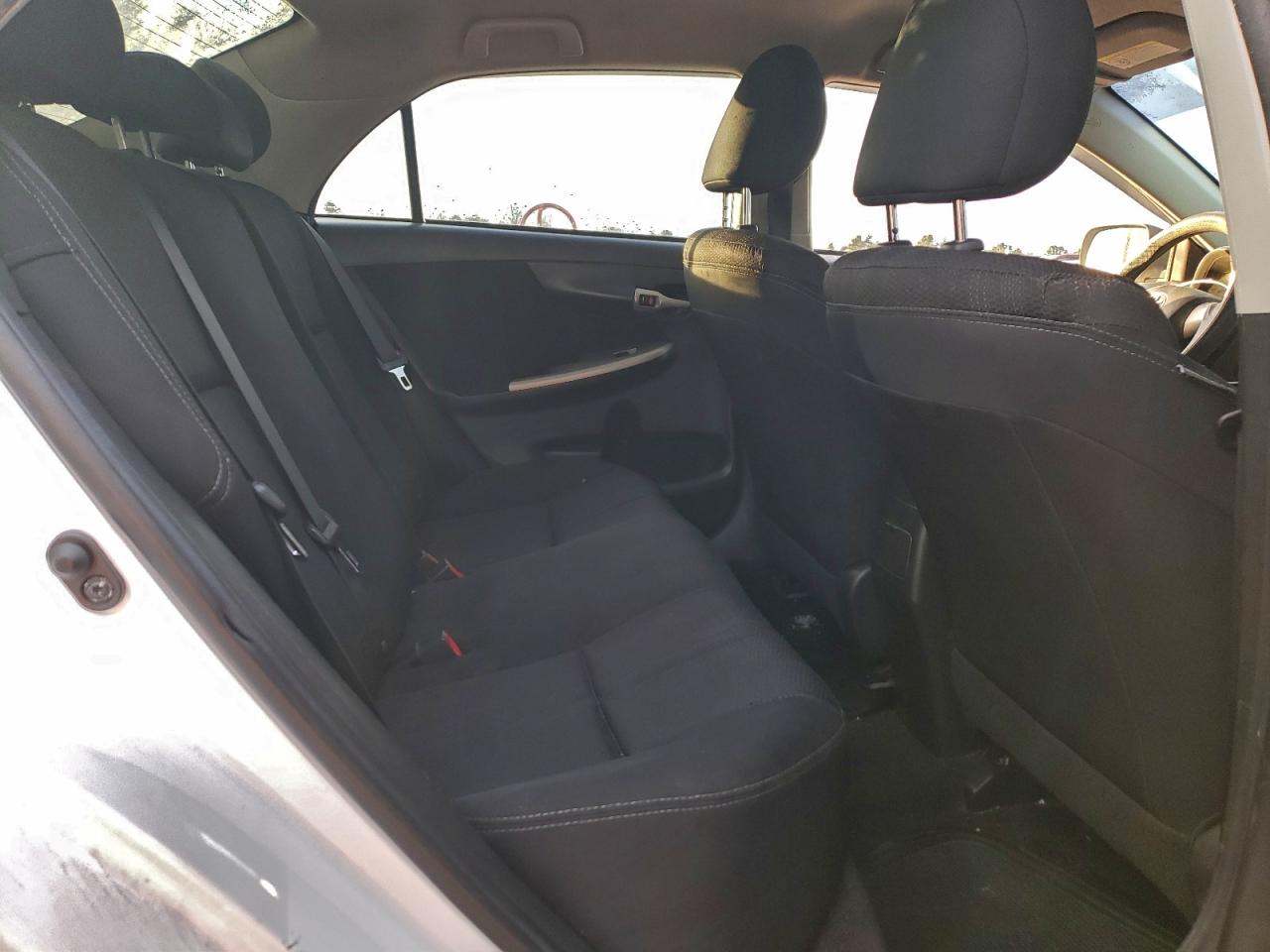 2012 TOYOTA COROLLA BASE photo 28