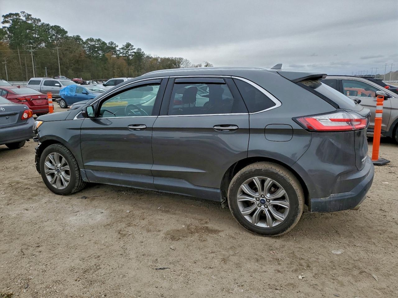 2019 FORD EDGE TITANIUM photo 2