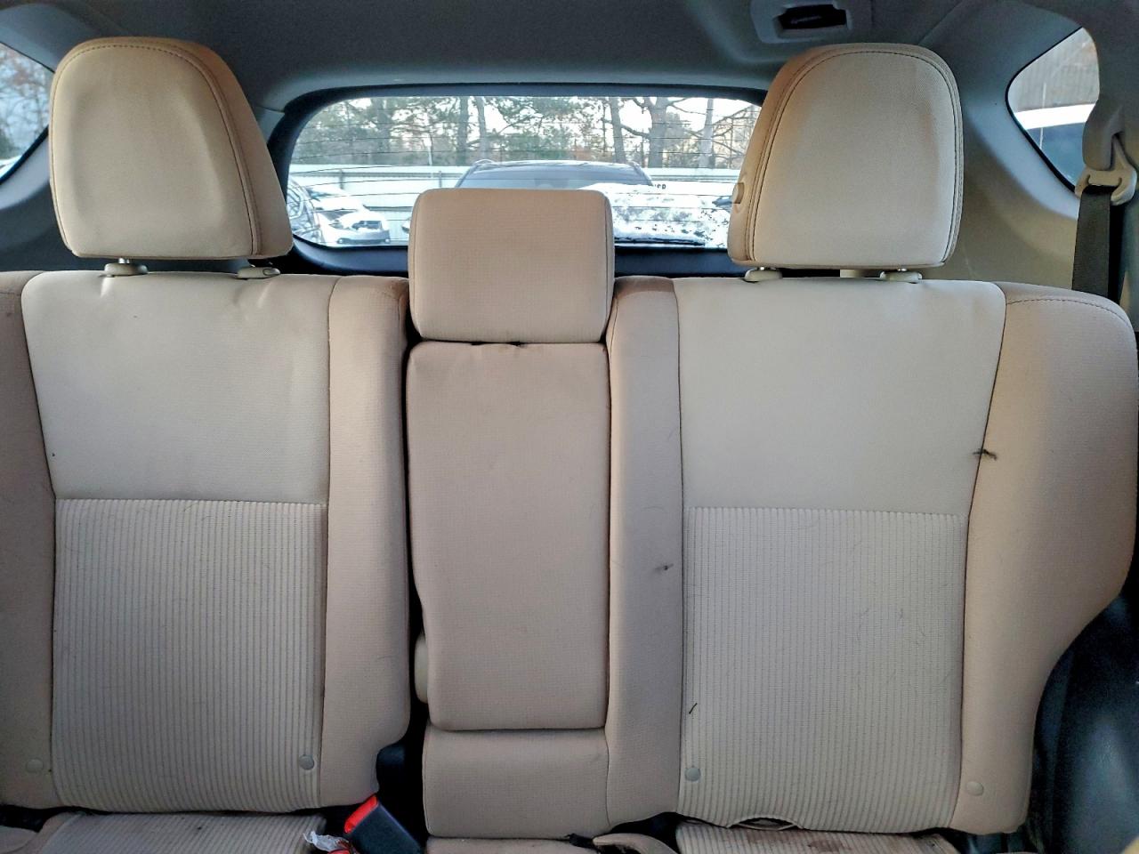2015 TOYOTA RAV4 XLE photo 10