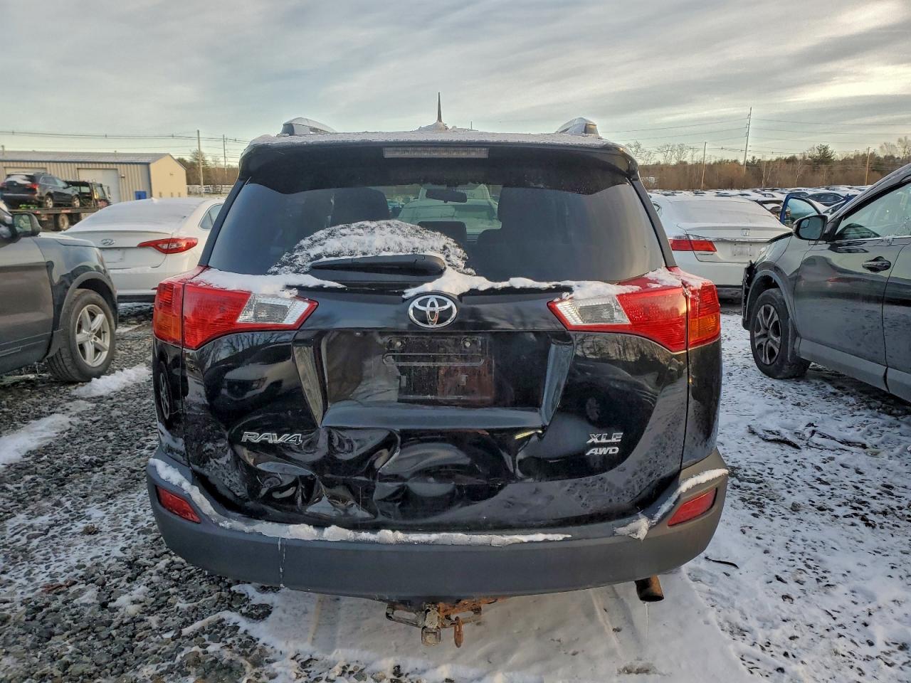 2015 TOYOTA RAV4 XLE photo 6
