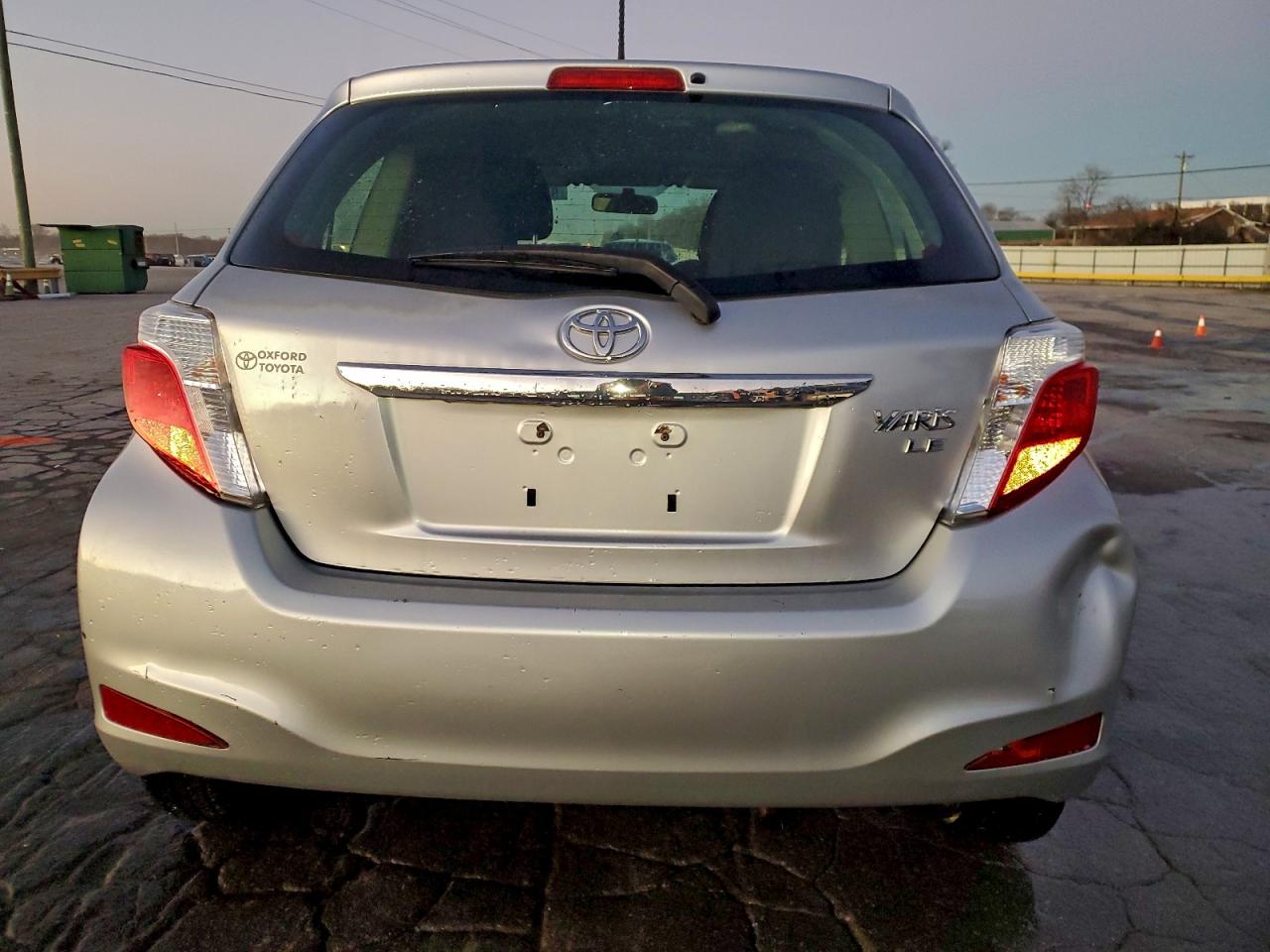 2014 TOYOTA YARIS photo 11