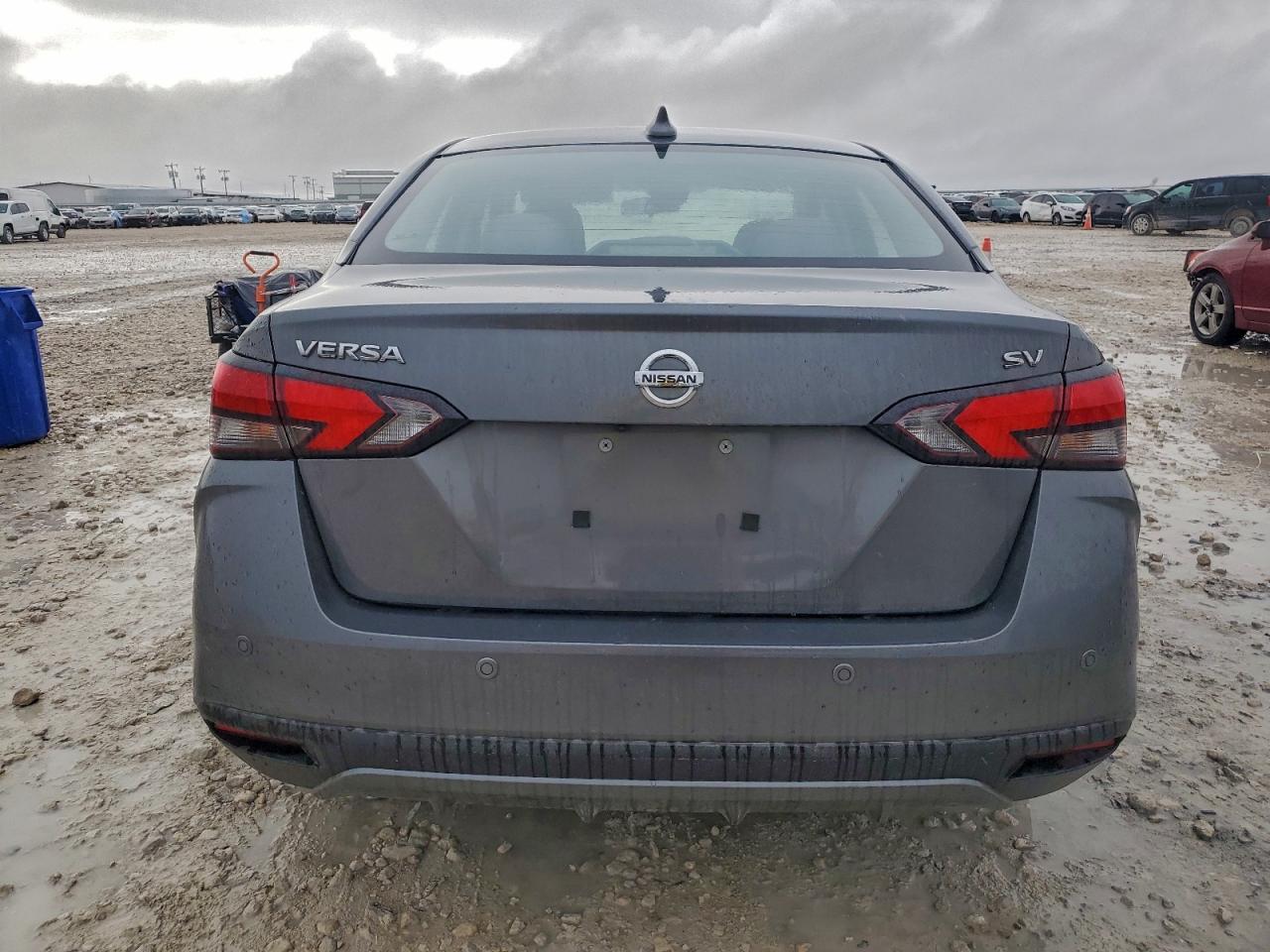 2021 NISSAN VERSA SV photo 11