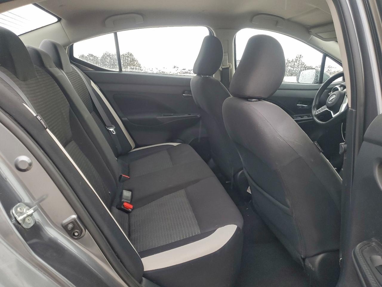 2021 NISSAN VERSA SV photo 19