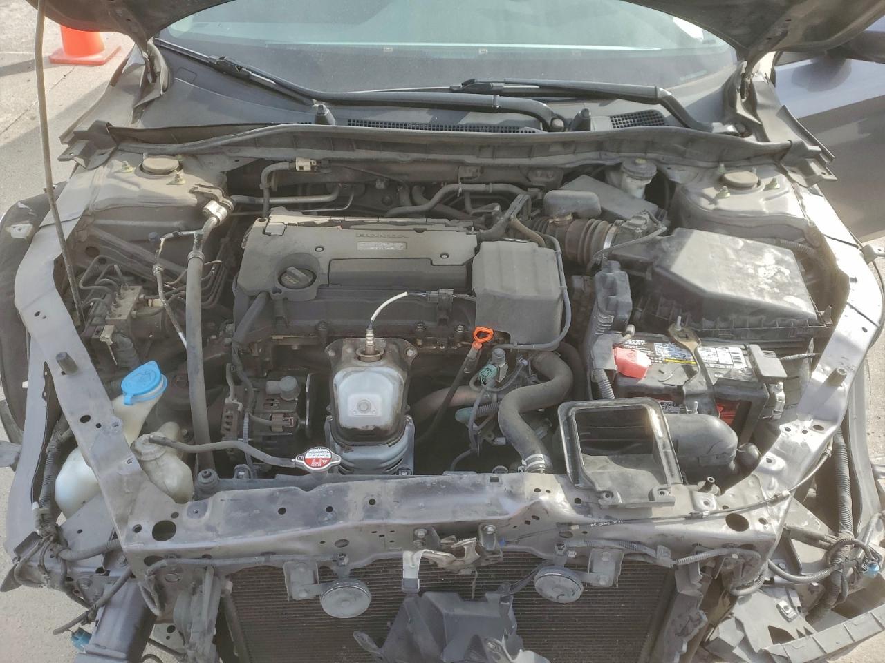 2017 HONDA ACCORD LX photo 11