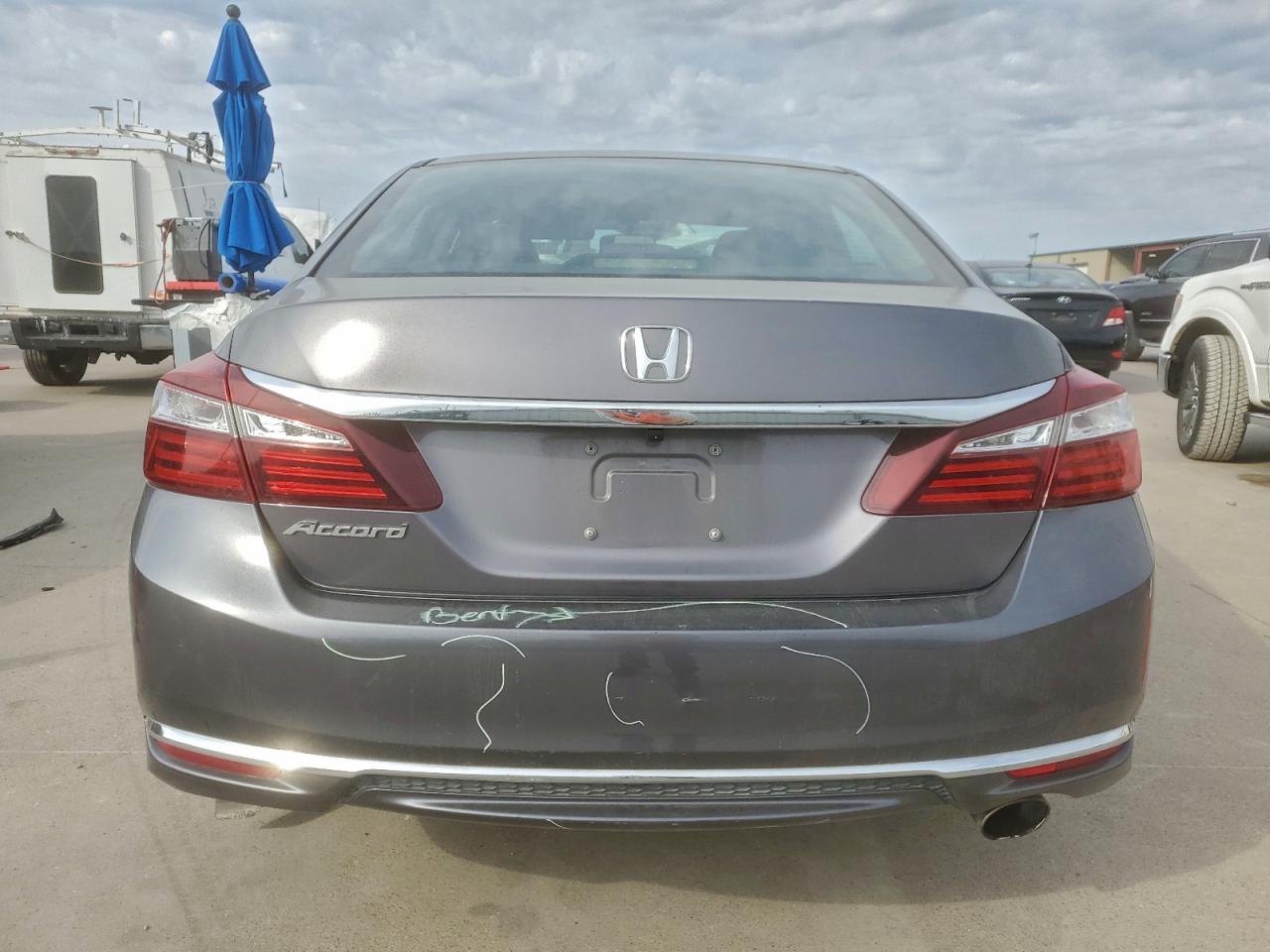 2017 HONDA ACCORD LX photo 6
