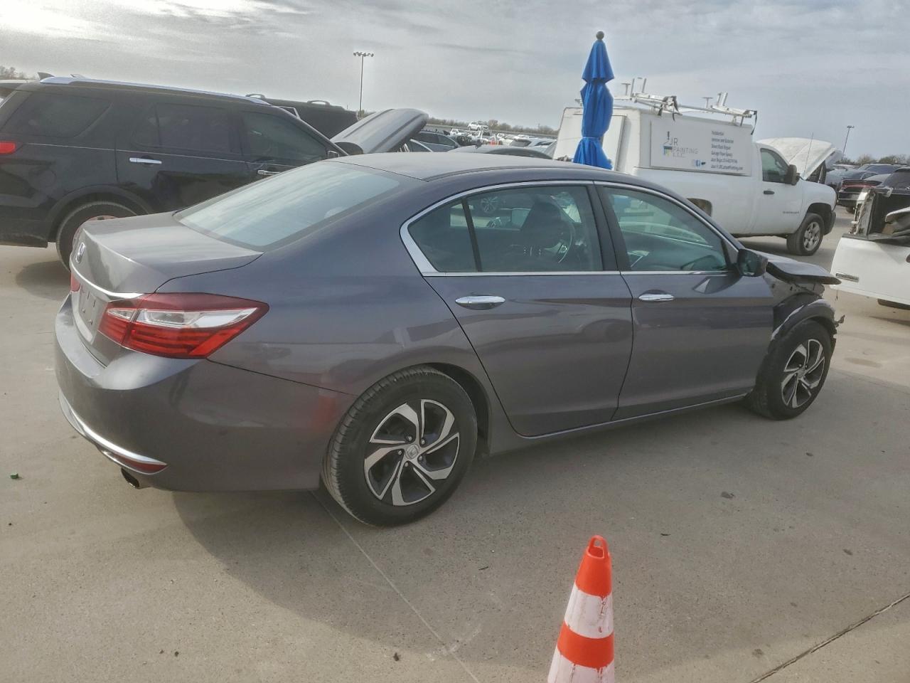 2017 HONDA ACCORD LX photo 3