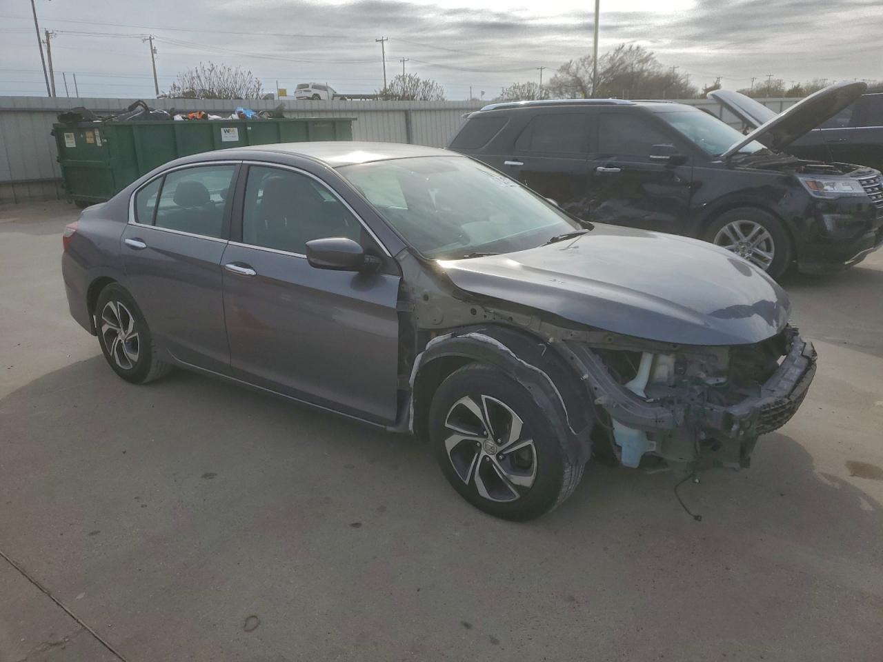 2017 HONDA ACCORD LX photo 4