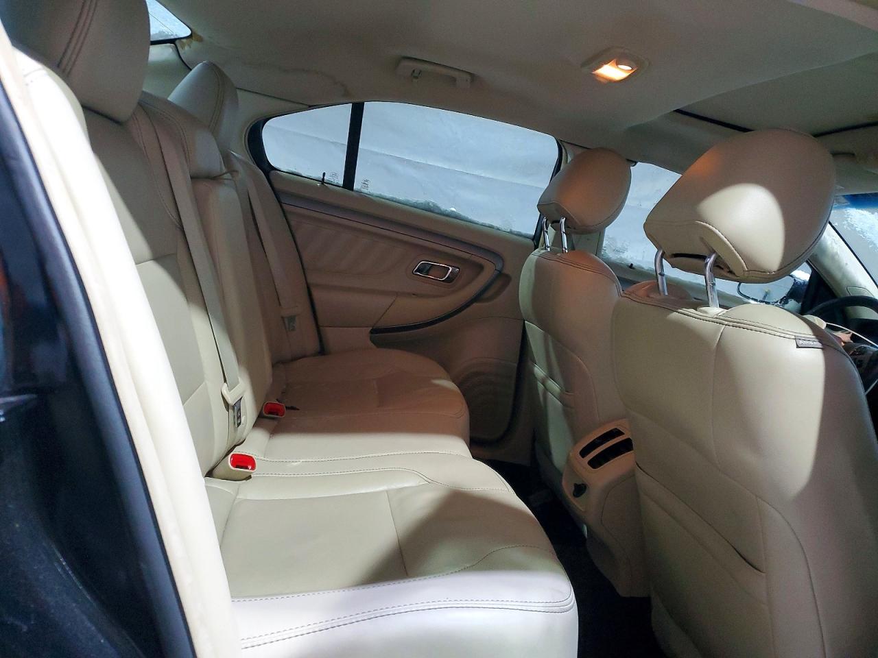 2014 FORD TAURUS SEL photo 19