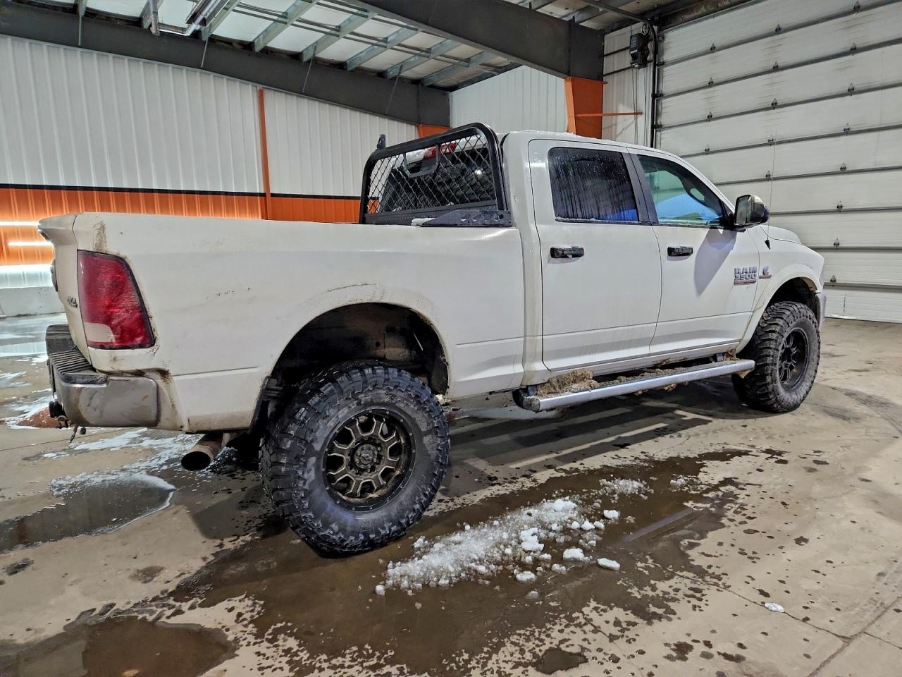 2018 RAM 3500 SLT photo 3