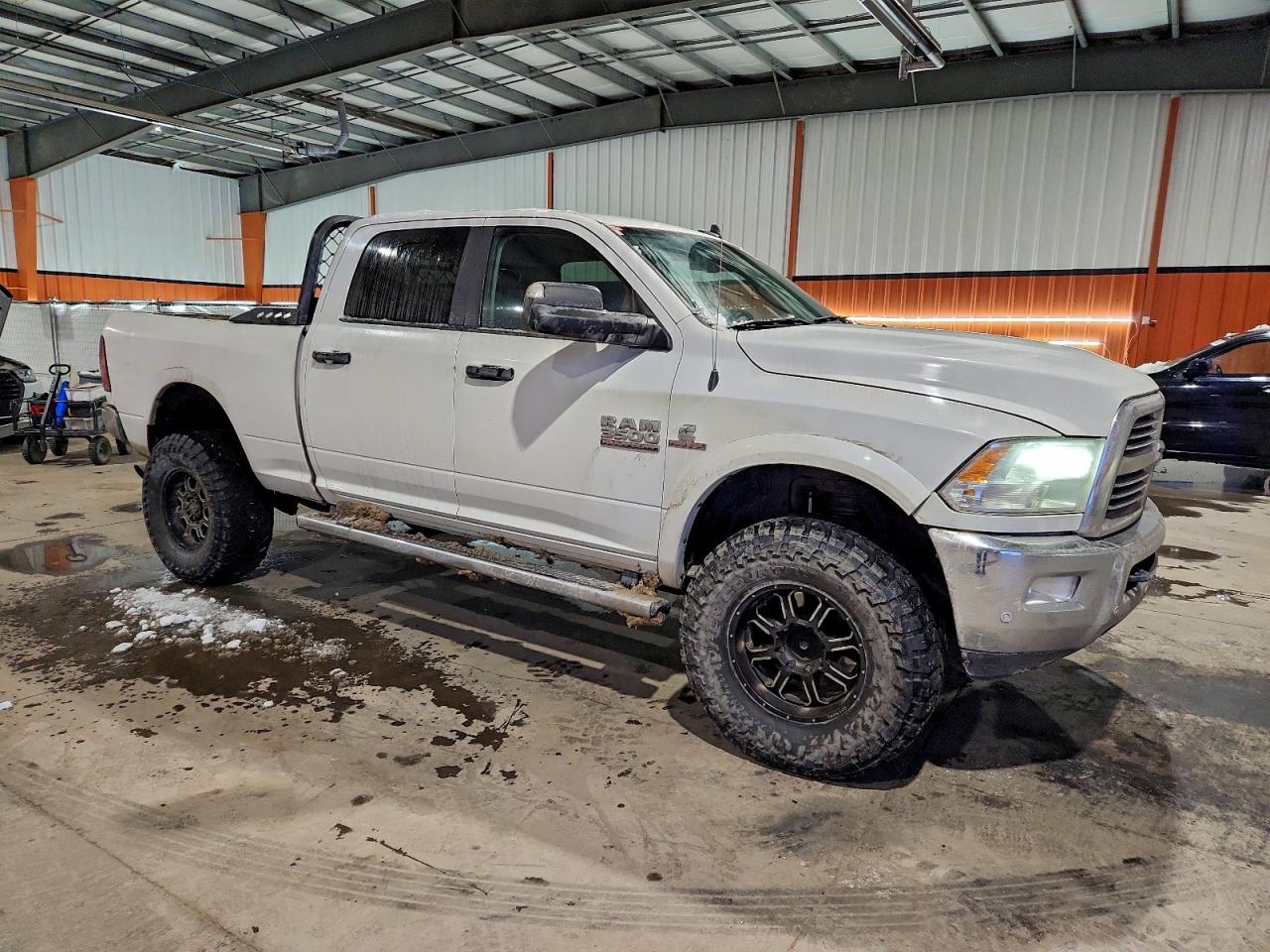 2018 RAM 3500 SLT photo 4