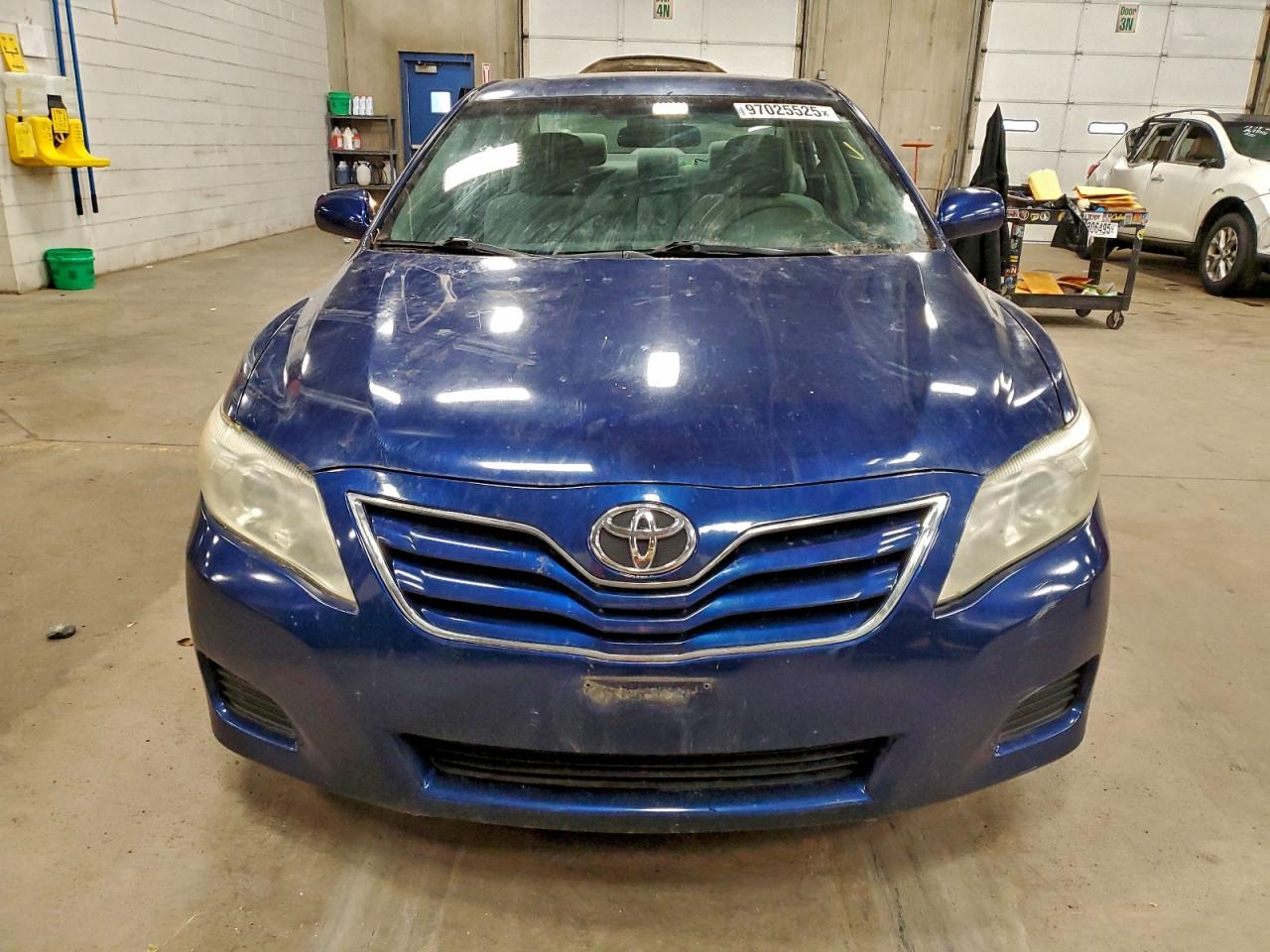 2010 TOYOTA CAMRY BASE photo 5