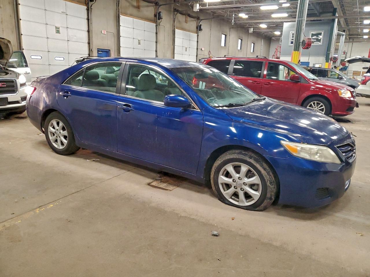 2010 TOYOTA CAMRY BASE photo 4