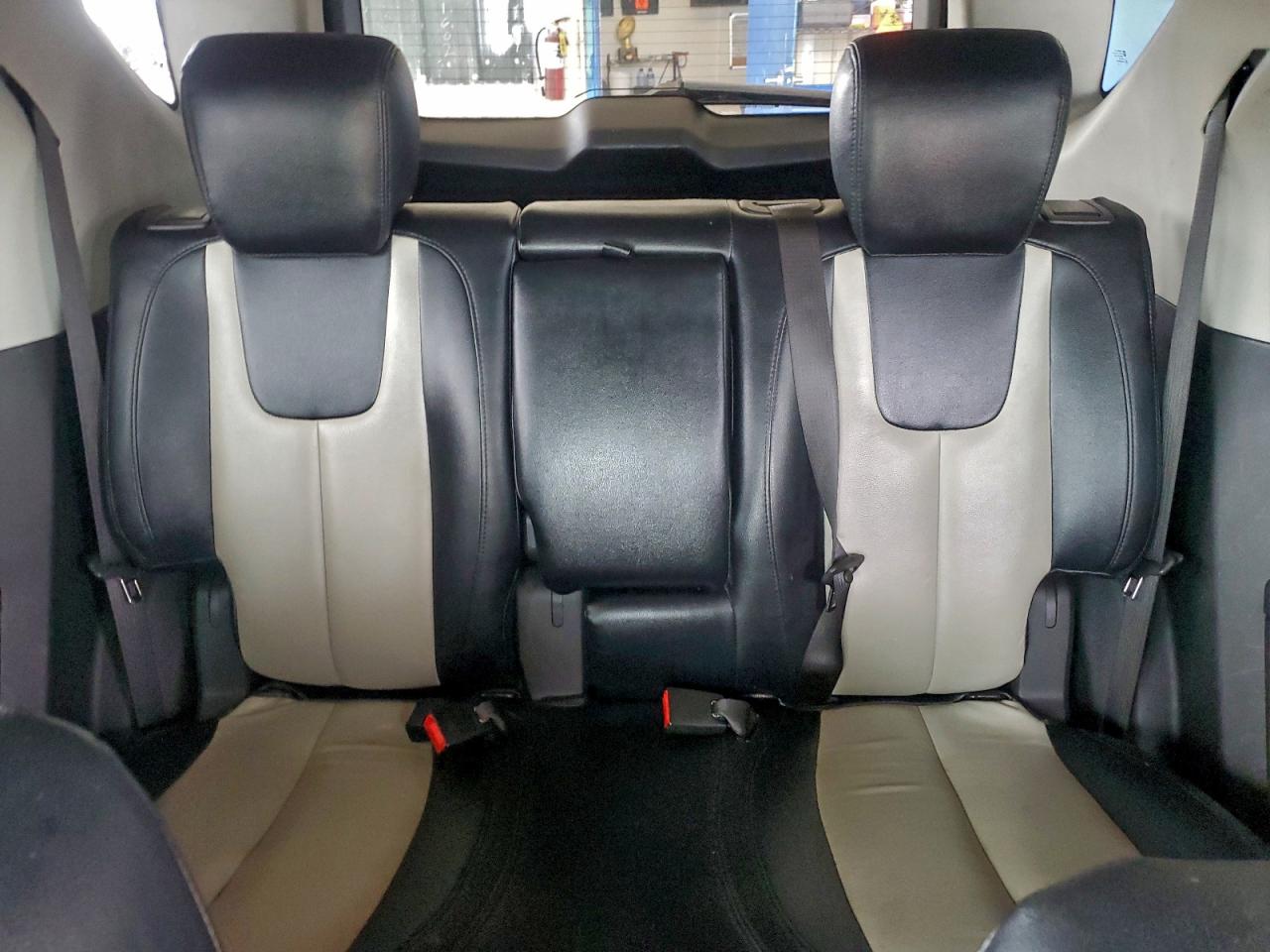 2010 CHEVROLET EQUINOX LT photo 28