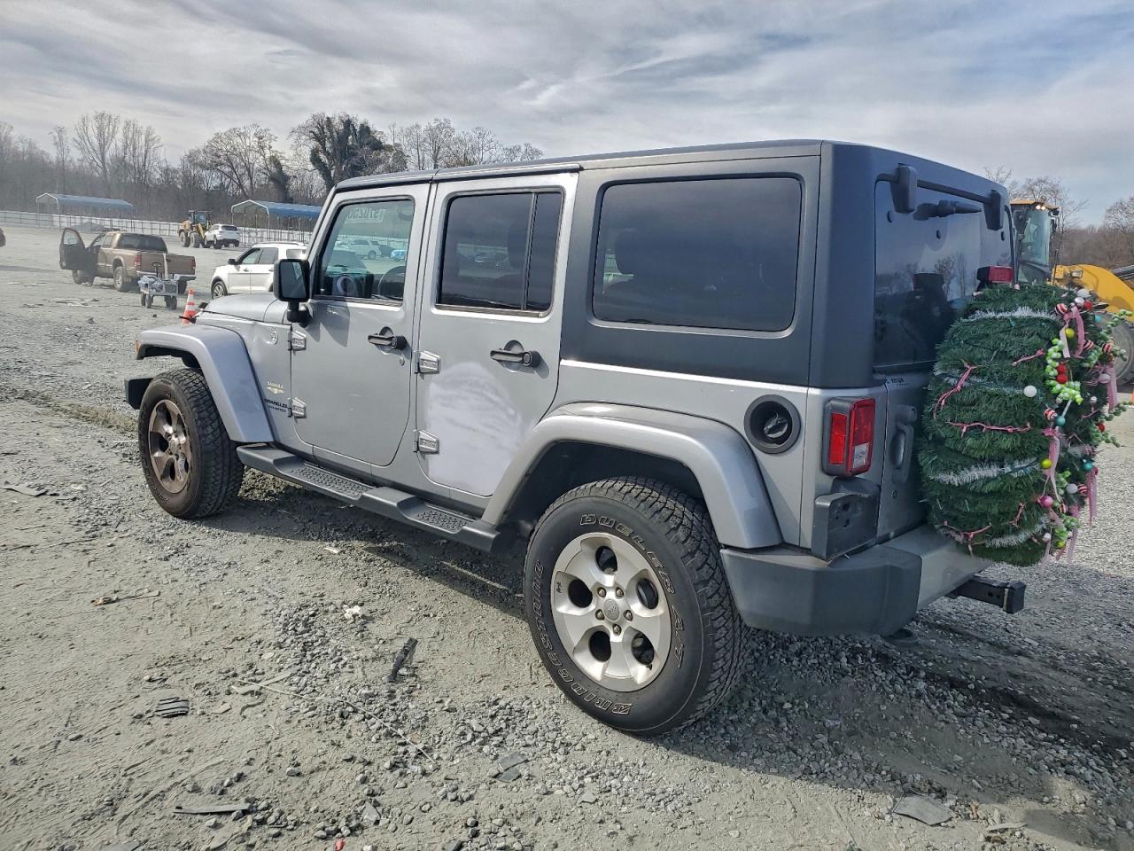 2015 JEEP WRANGLER UNLIMITED SAHARA photo 4