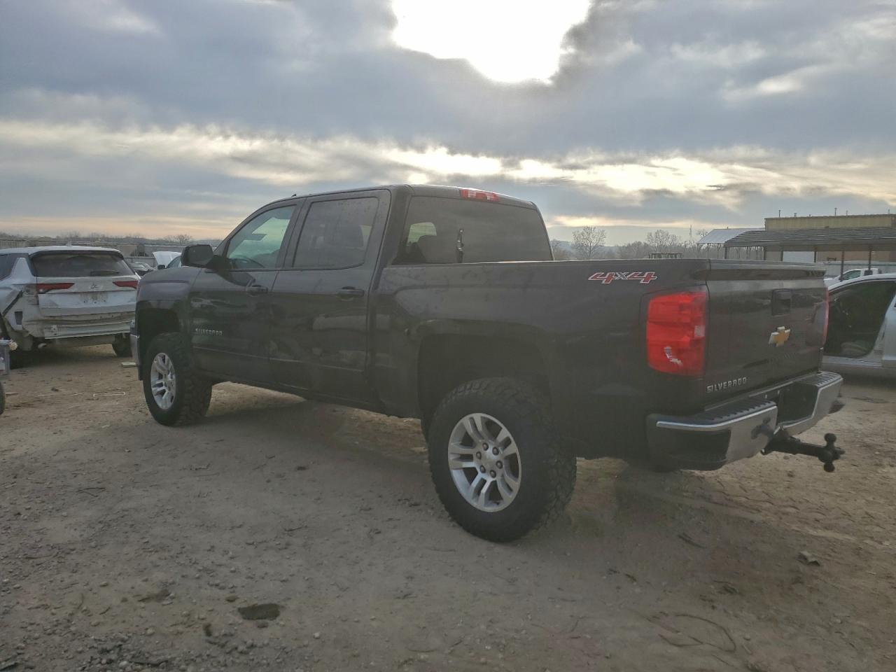 2015 CHEVROLET SILVERADO K1500 LT photo 2