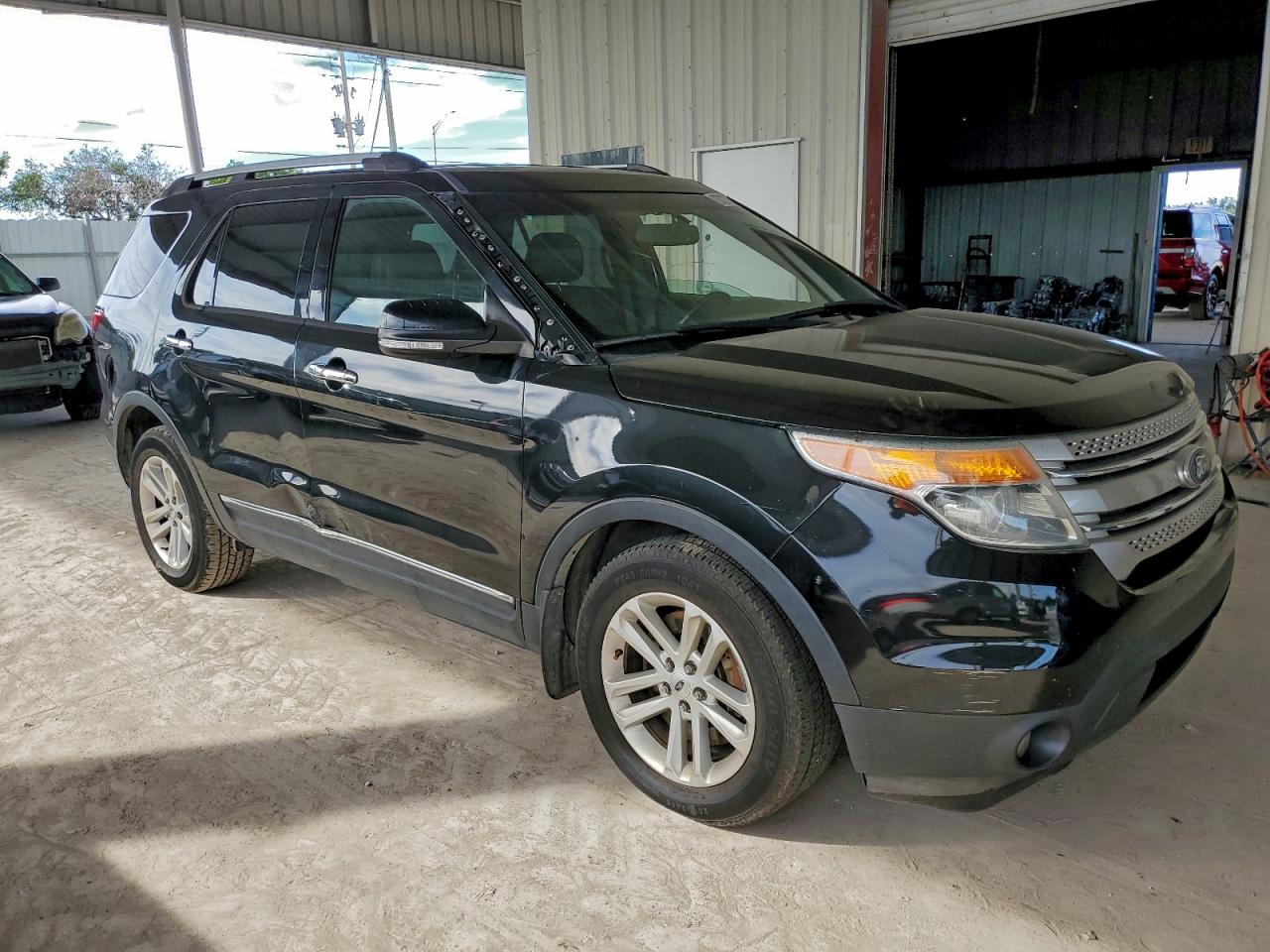 2014 FORD EXPLORER XLT photo 4