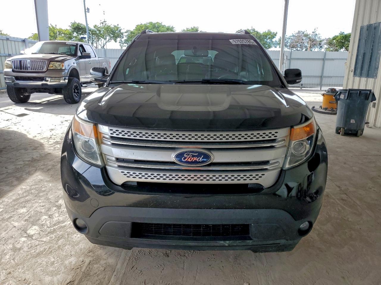 2014 FORD EXPLORER XLT photo 5