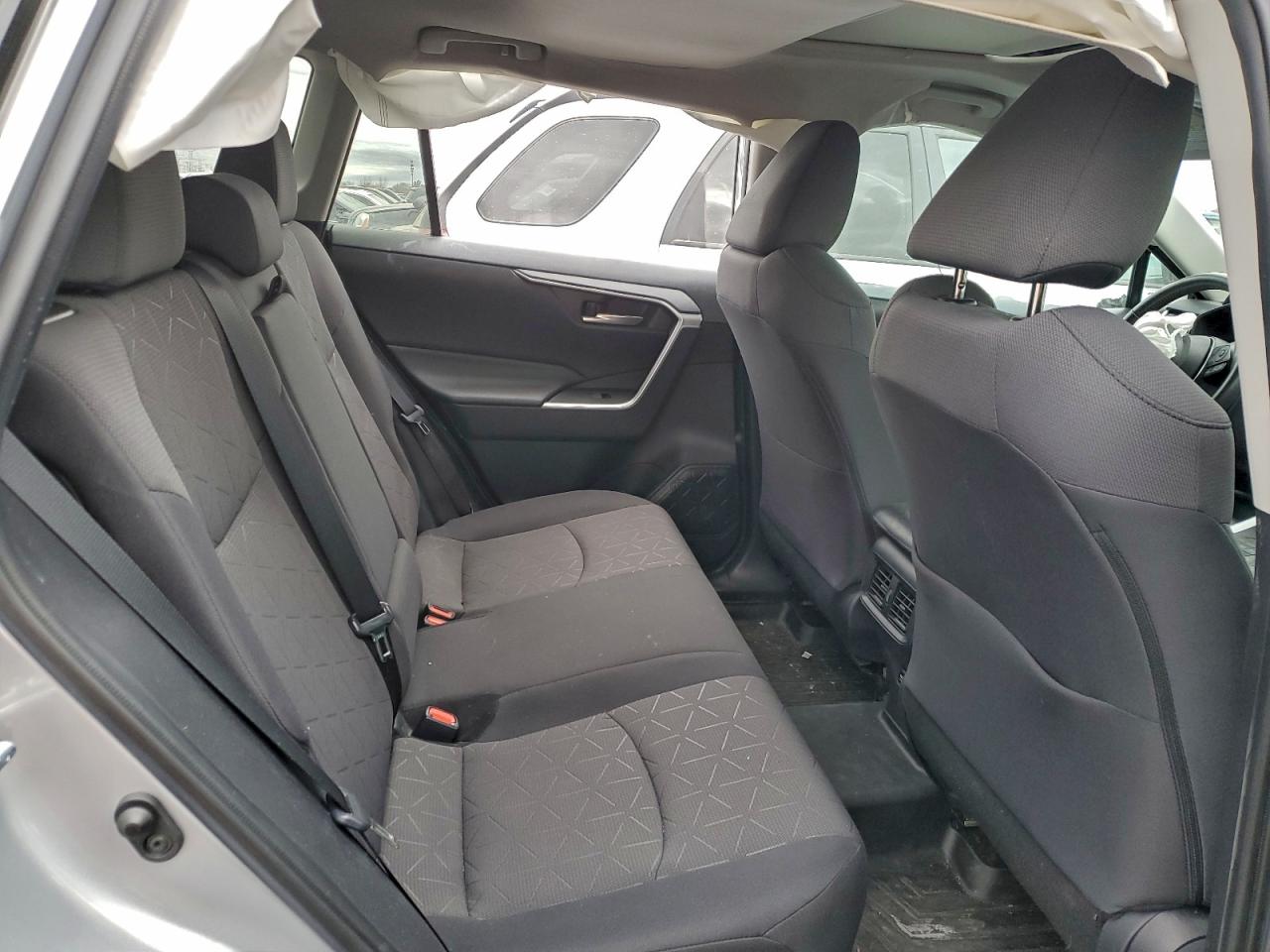 2019 TOYOTA RAV4 XLE photo 28