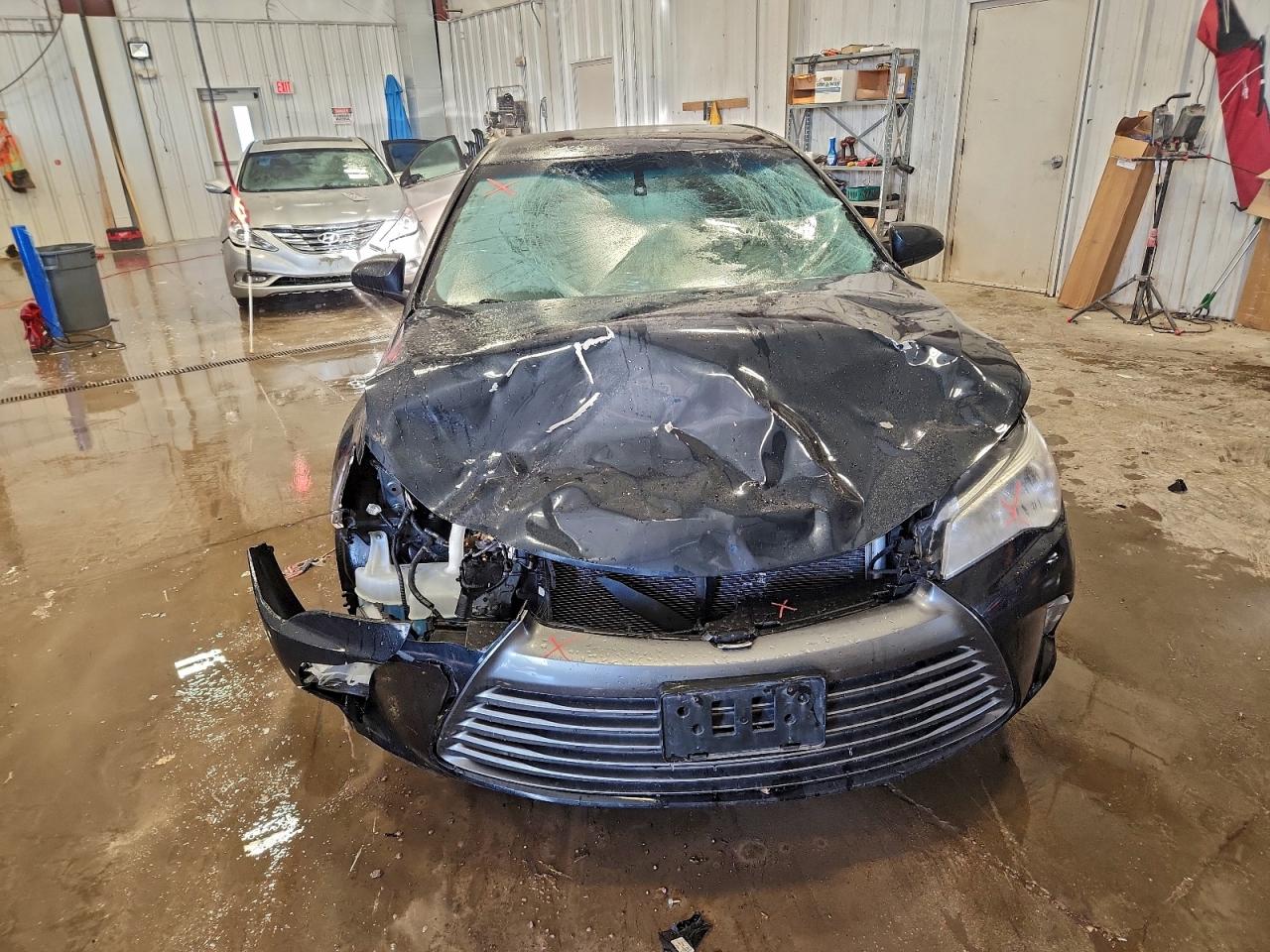 2017 TOYOTA CAMRY LE photo 13