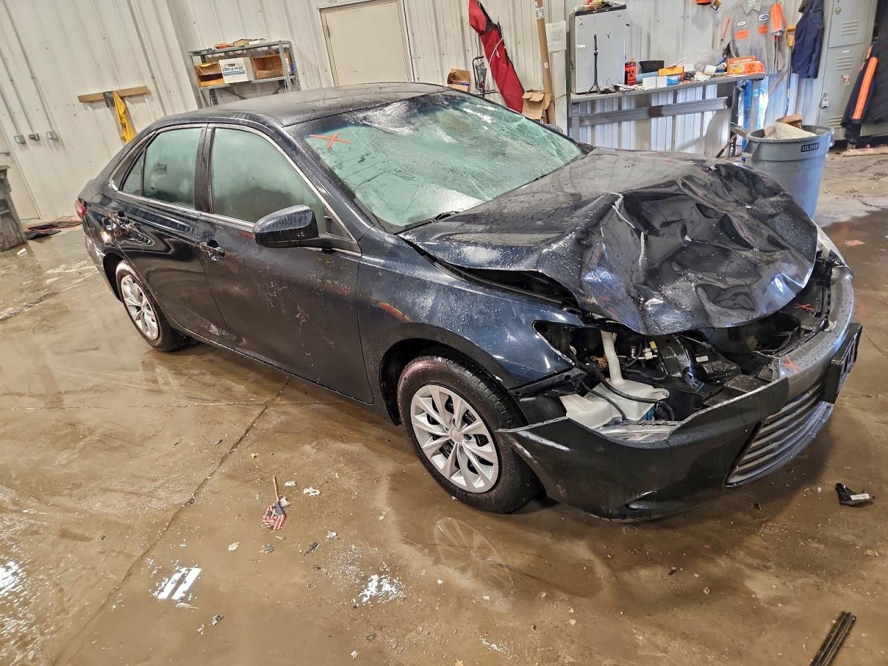 2017 TOYOTA CAMRY LE photo 10