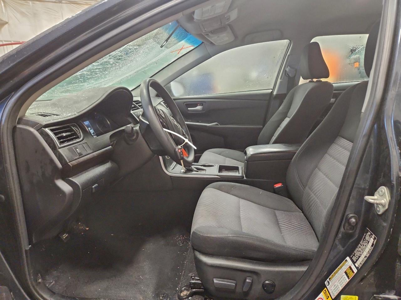 2017 TOYOTA CAMRY LE photo 19