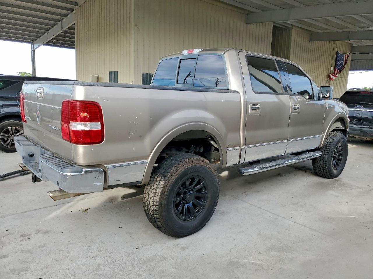 2006 LINCOLN MARK LT photo 5