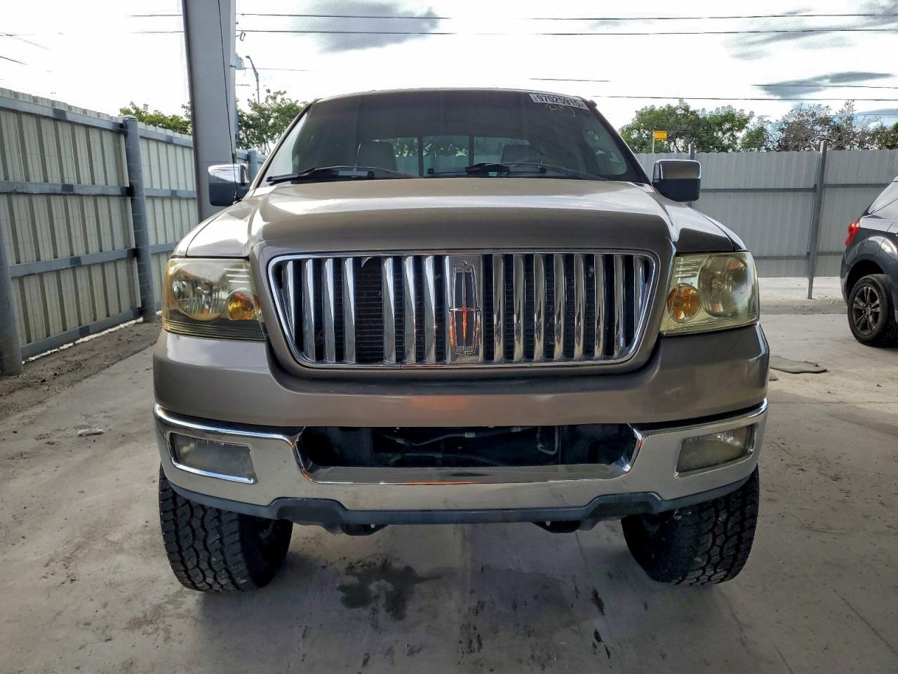 2006 LINCOLN MARK LT photo 9