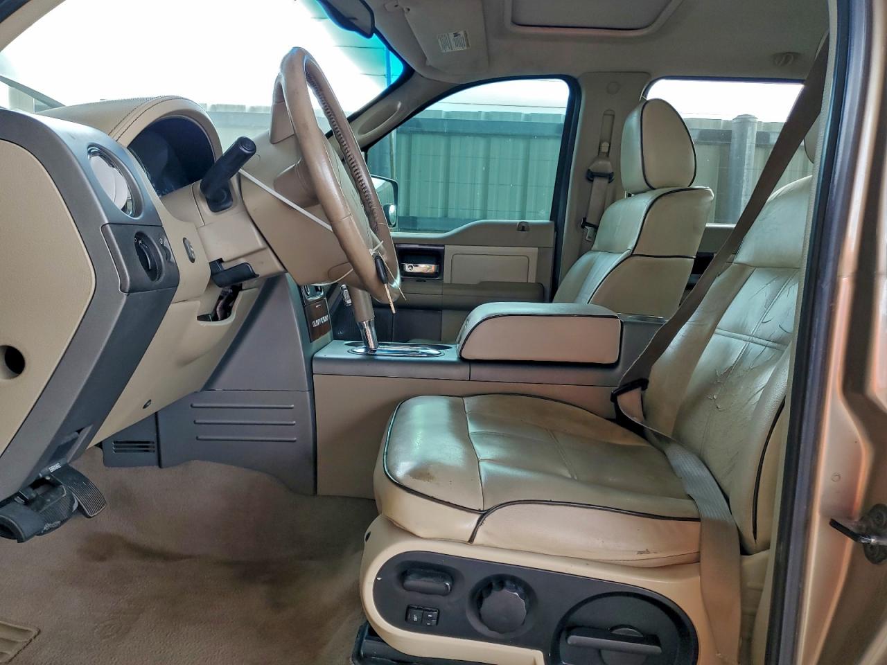 2006 LINCOLN MARK LT photo 13