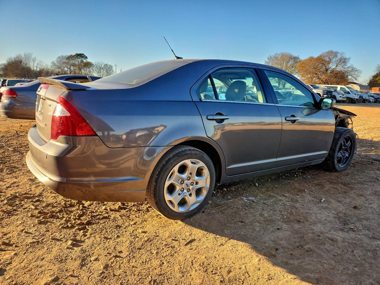 2010 FORD FUSION SE photo 5