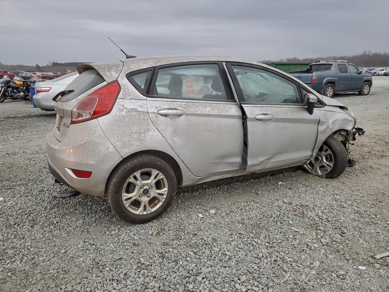 2016 FORD FIESTA SE photo 5