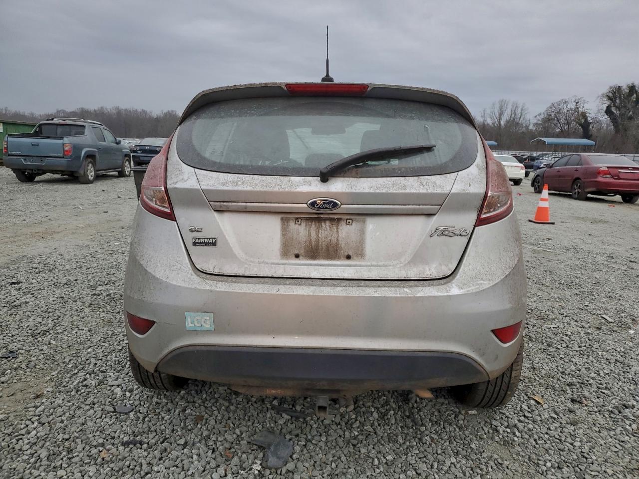 2016 FORD FIESTA SE photo 11