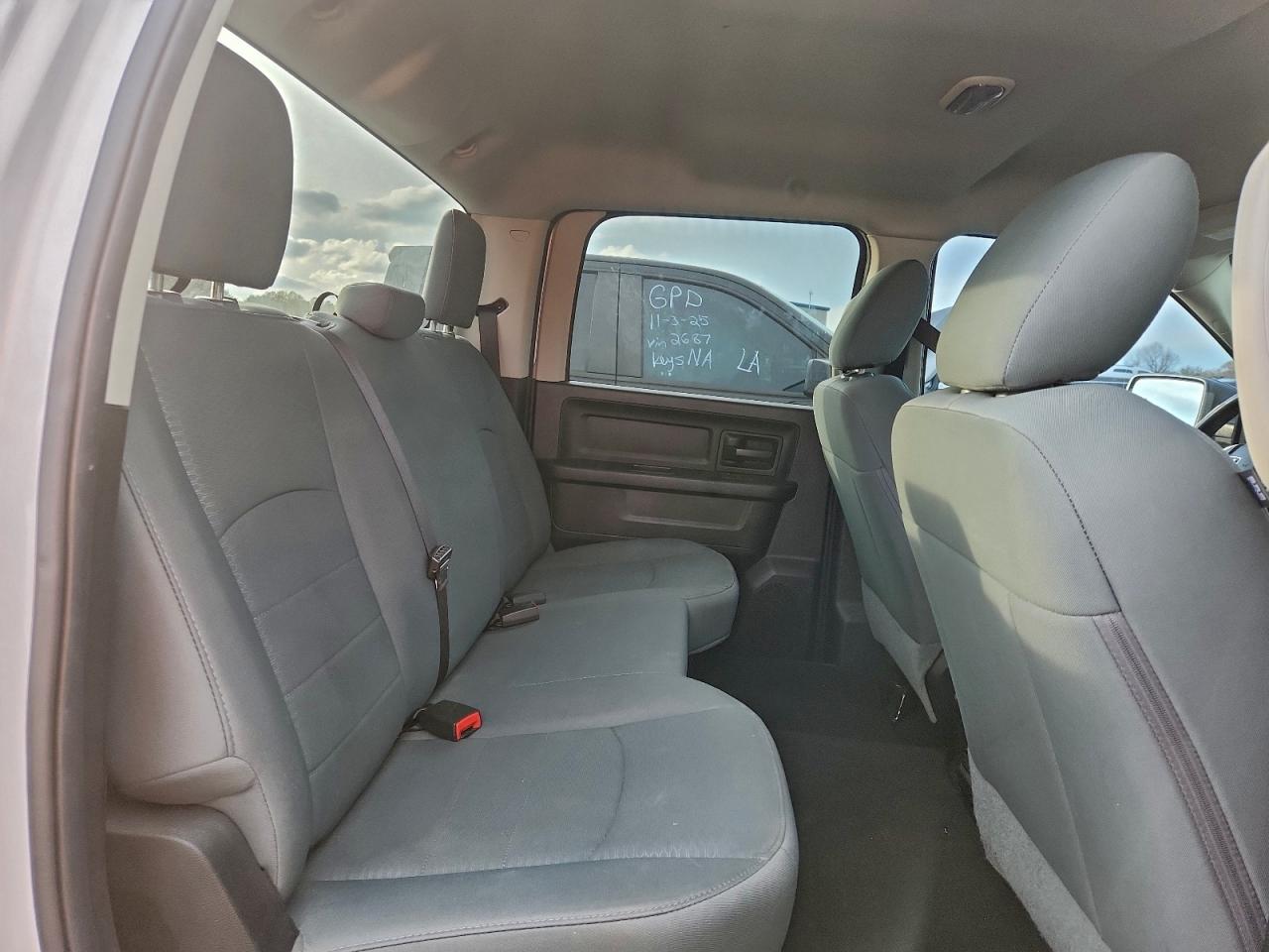 2016 RAM 1500 ST photo 28