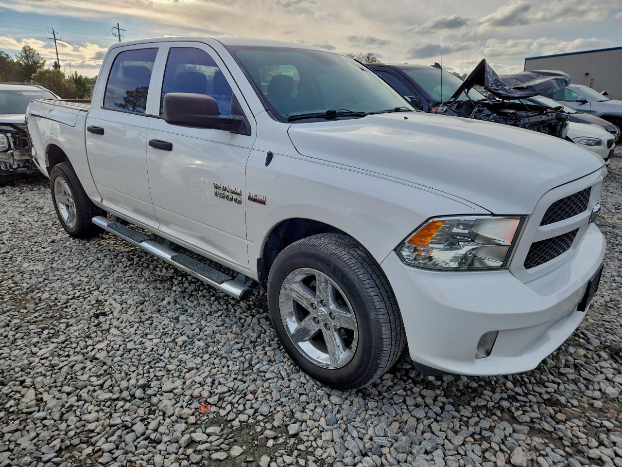 2016 RAM 1500 ST photo 10