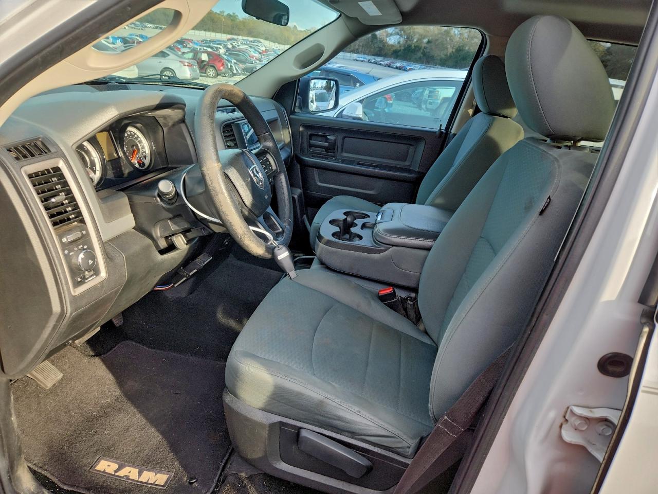 2016 RAM 1500 ST photo 19