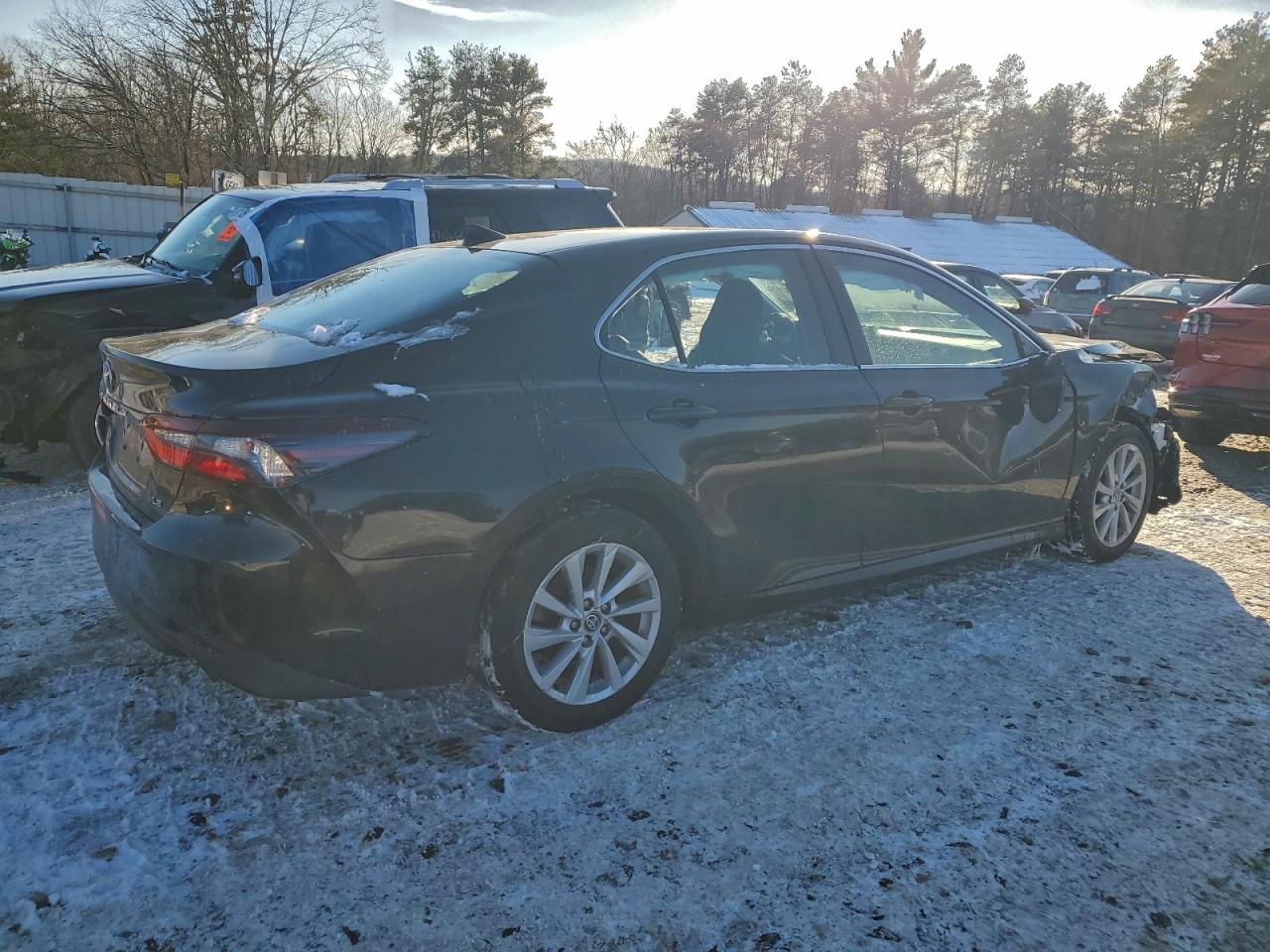 2021 TOYOTA CAMRY LE photo 5