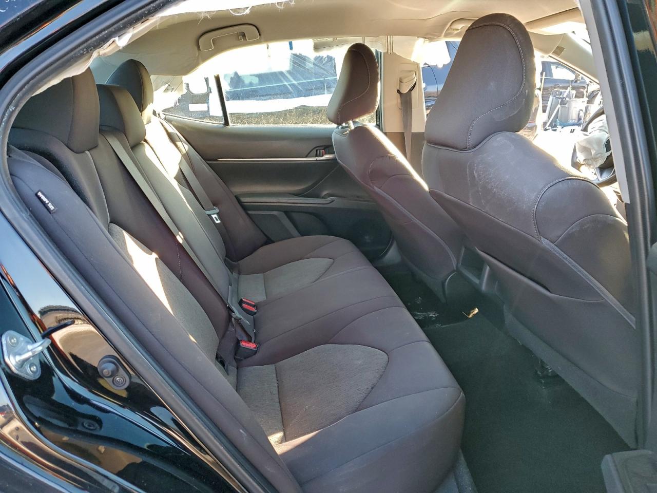 2021 TOYOTA CAMRY LE photo 19