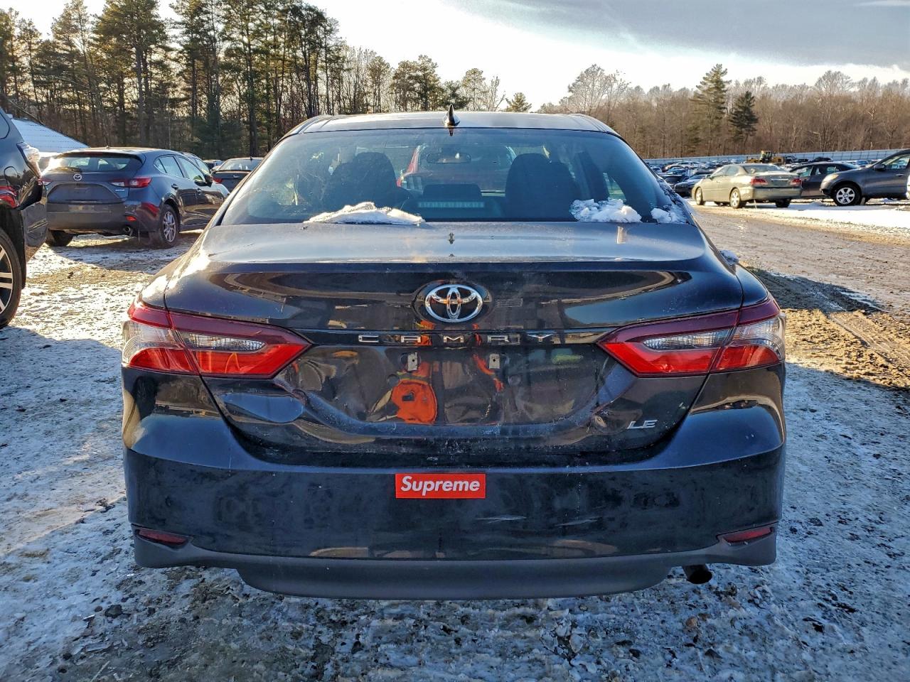 2021 TOYOTA CAMRY LE photo 11