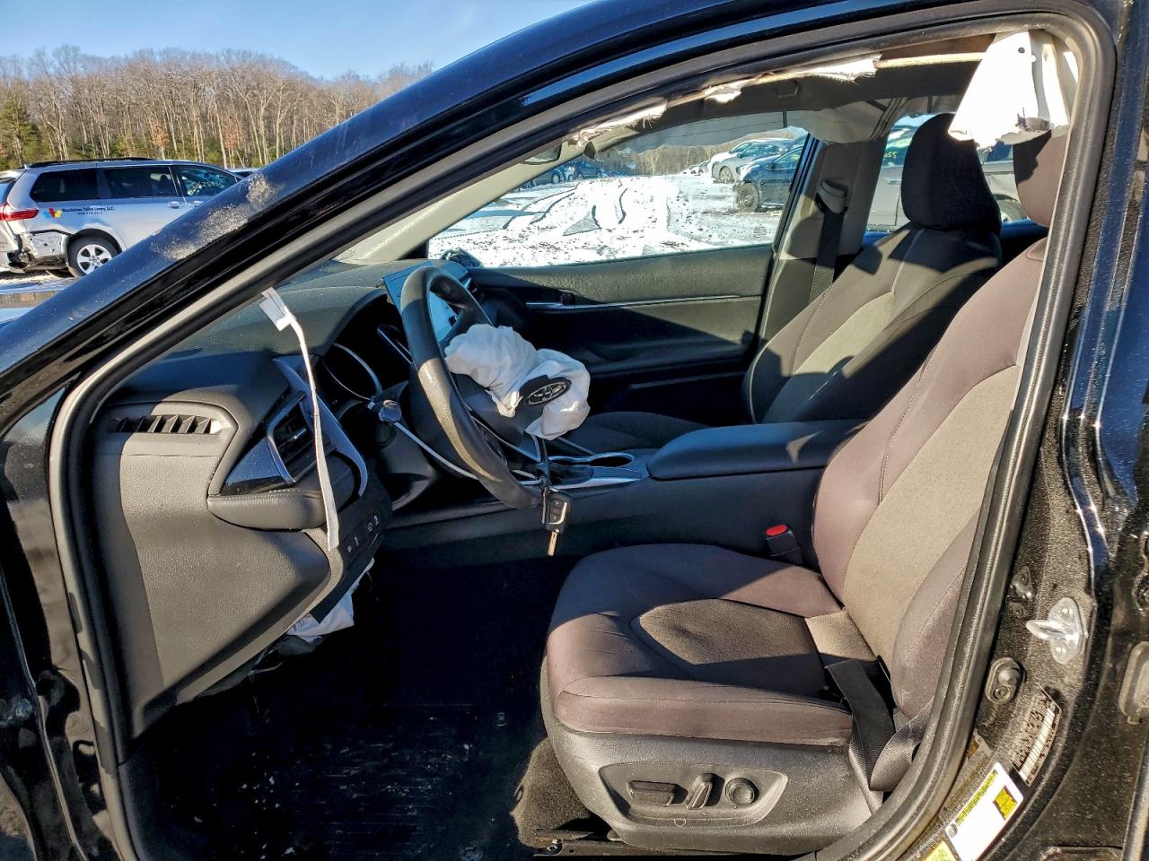 2021 TOYOTA CAMRY LE photo 13
