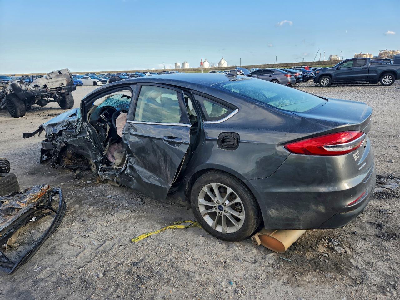 2019 FORD FUSION SE photo 2