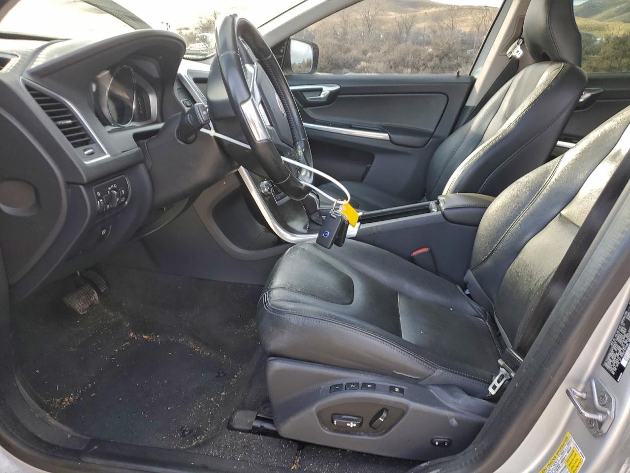 2016 VOLVO XC60 T6 PREMIER photo 13