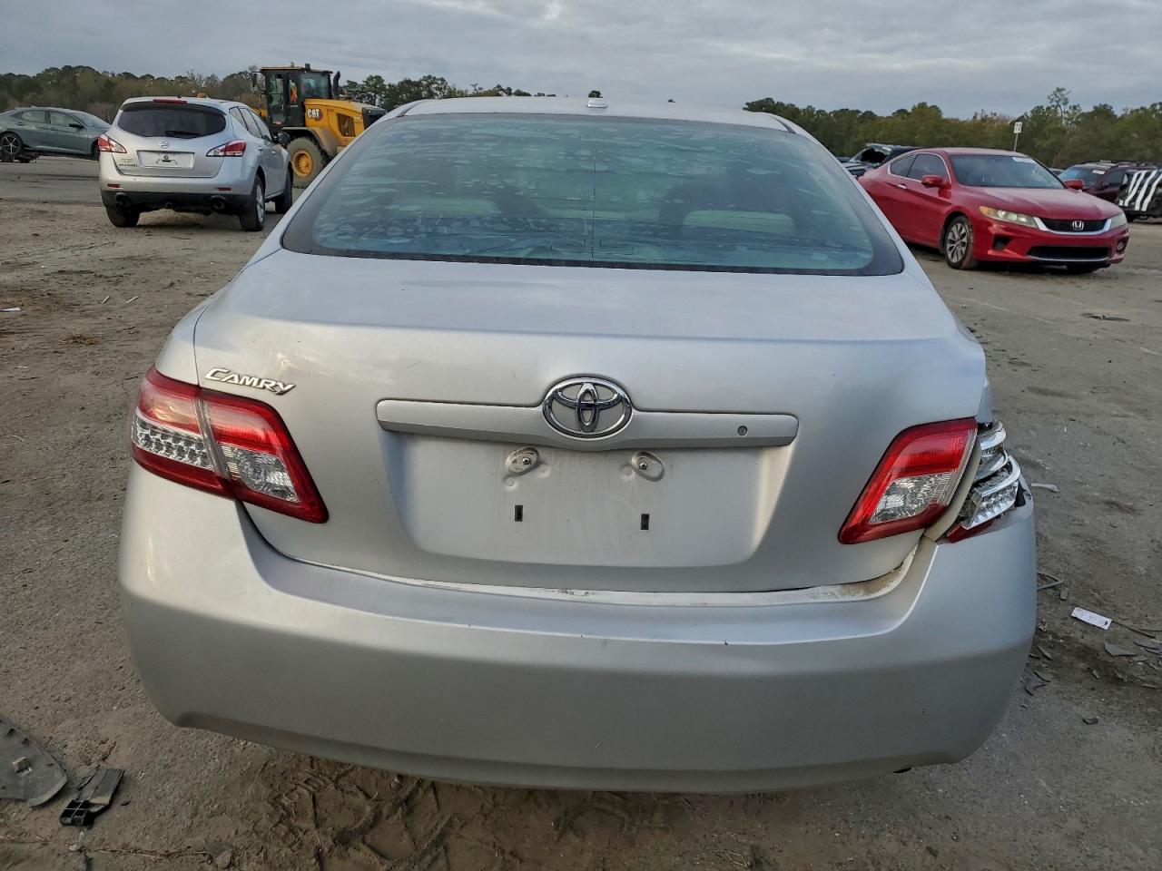2011 TOYOTA CAMRY BASE photo 6