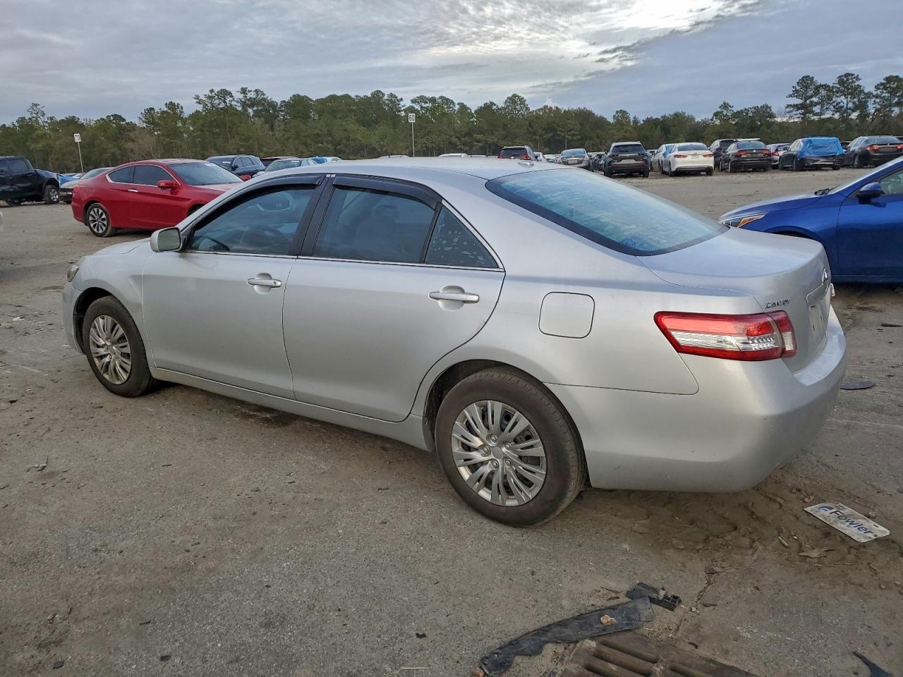 2011 TOYOTA CAMRY BASE photo 2