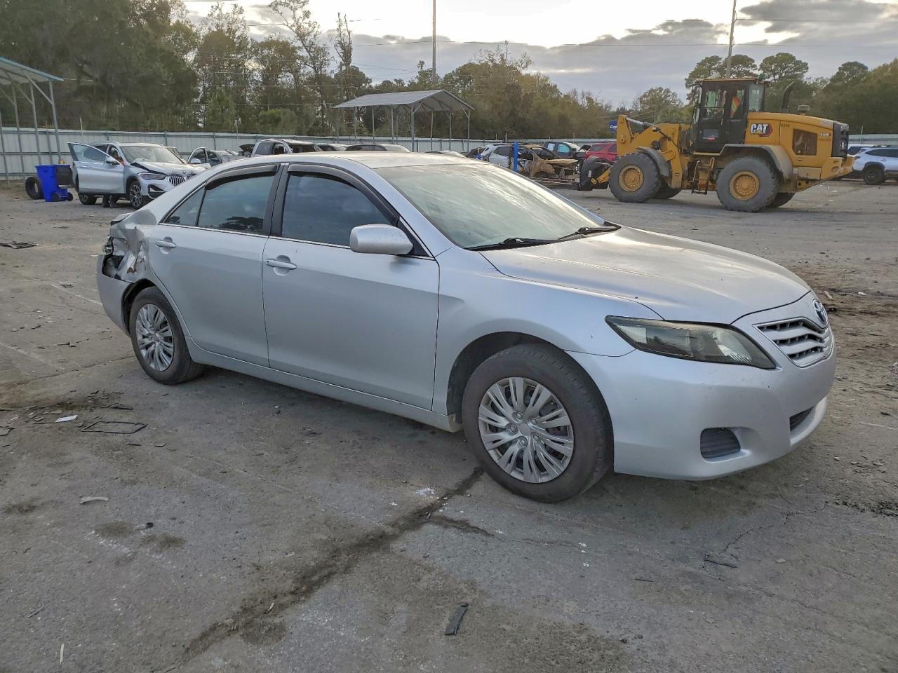 2011 TOYOTA CAMRY BASE photo 4