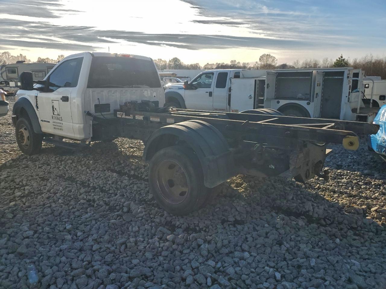 2017 FORD F550 SUPER DUTY TRUCK CAB AND CHASSIS photo 3